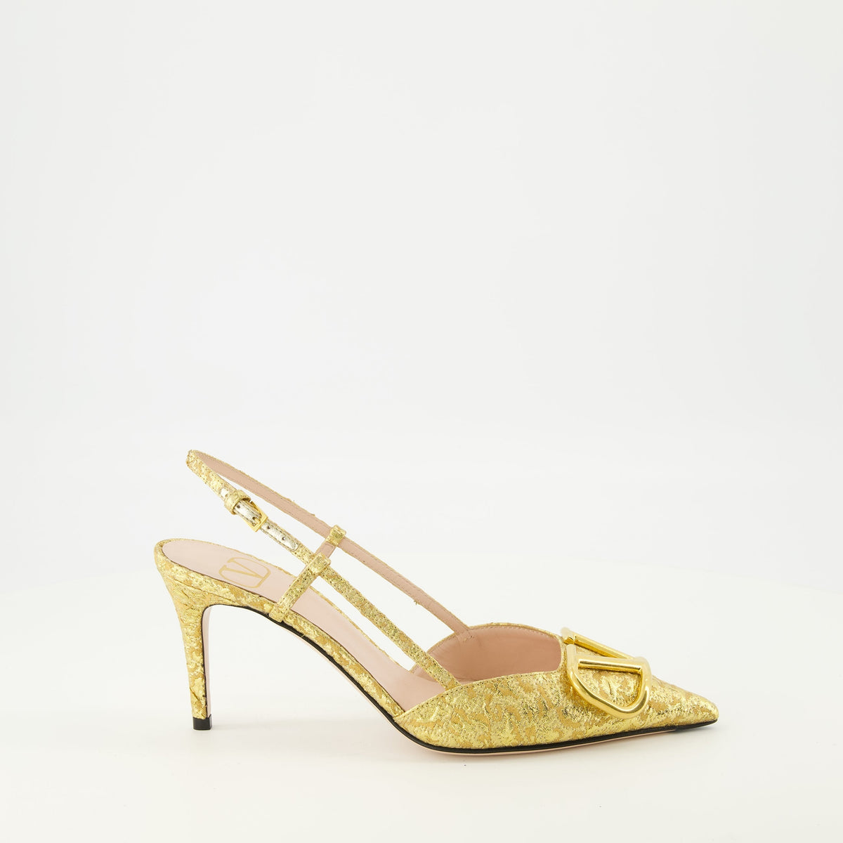 Vlogo Pumps in Golden Fabric