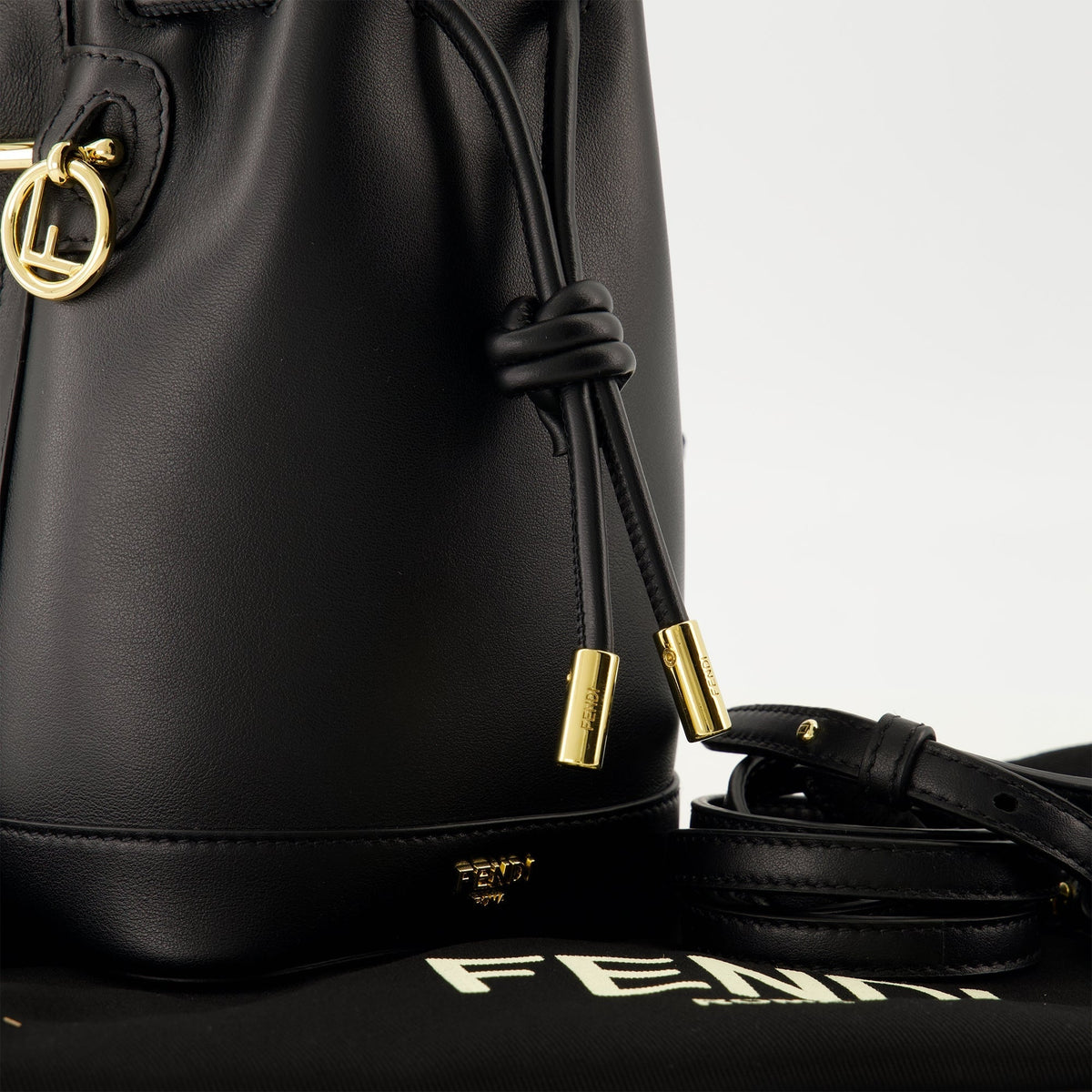 Mon Trésor Bucket Bag