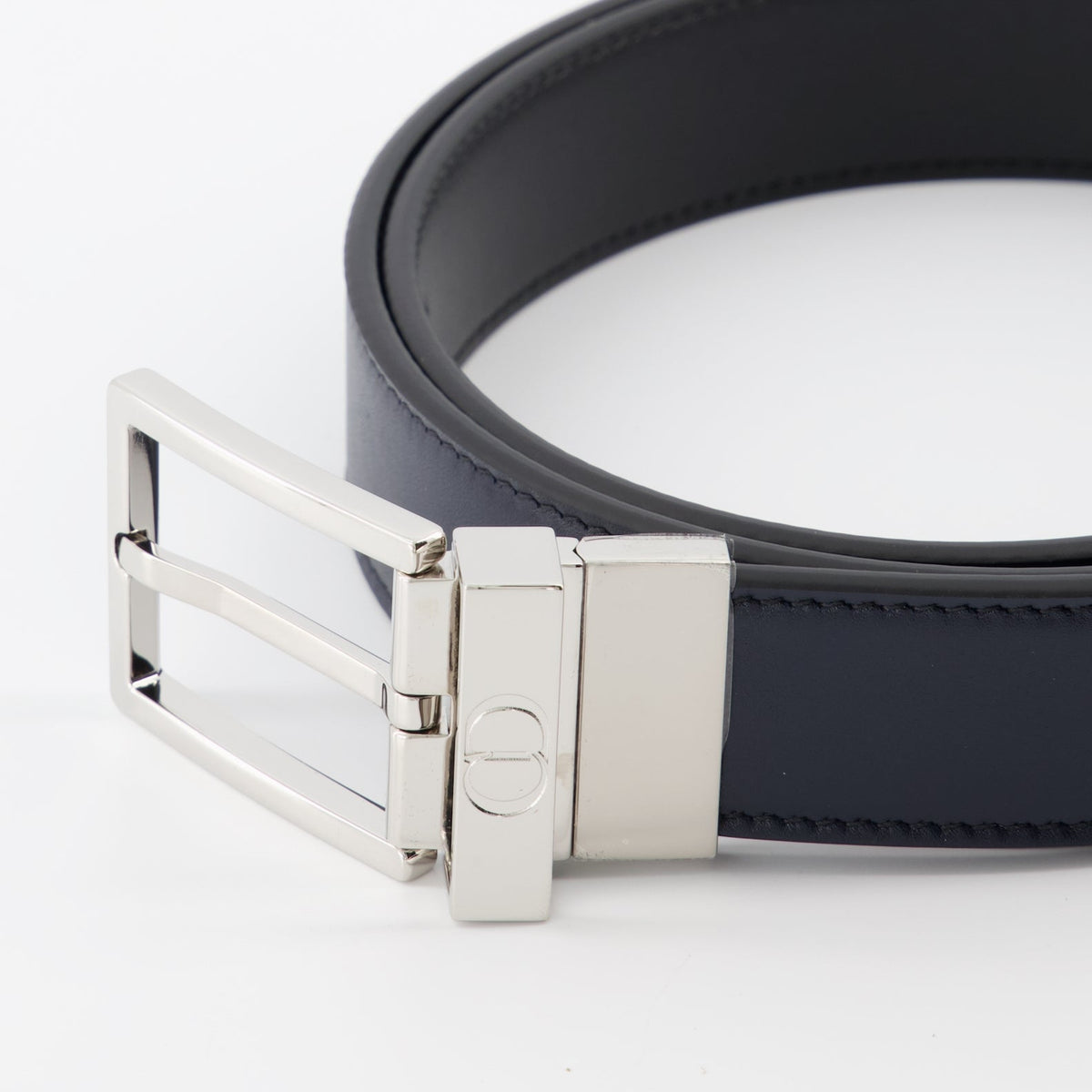 Reversible belt